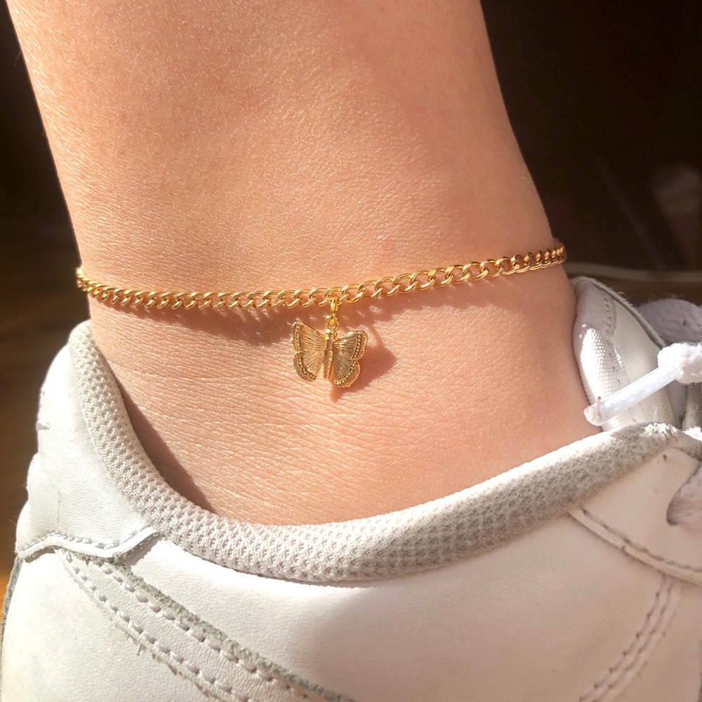 Gold Curb Chain Butterfly Charm Anklet - Picture 1 of 1